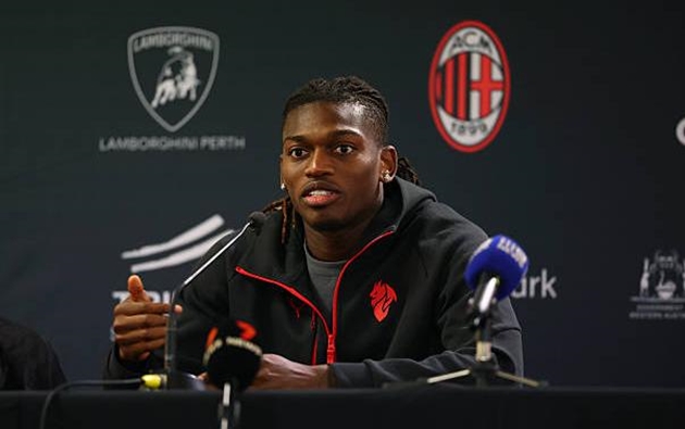 Cách mạng chiến thuật của Allegri và thách thức ở AC Milan