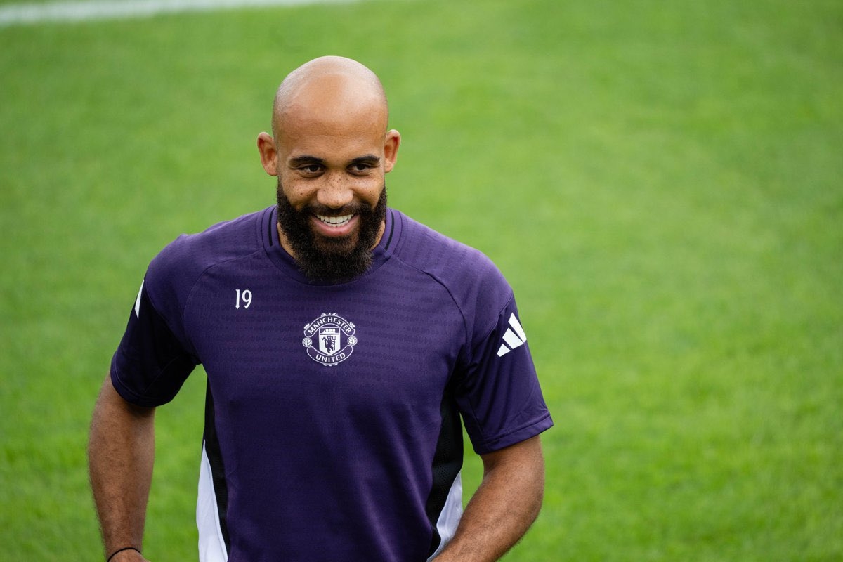 Man United nhắm đến tiền vệ phòng ngự đẳng cấp sau khi chiêu mộ Bryan Mbeumo